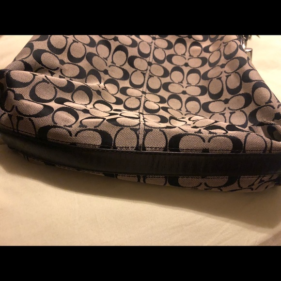 Coach shoulder hobo purse - Picture 7 of 8